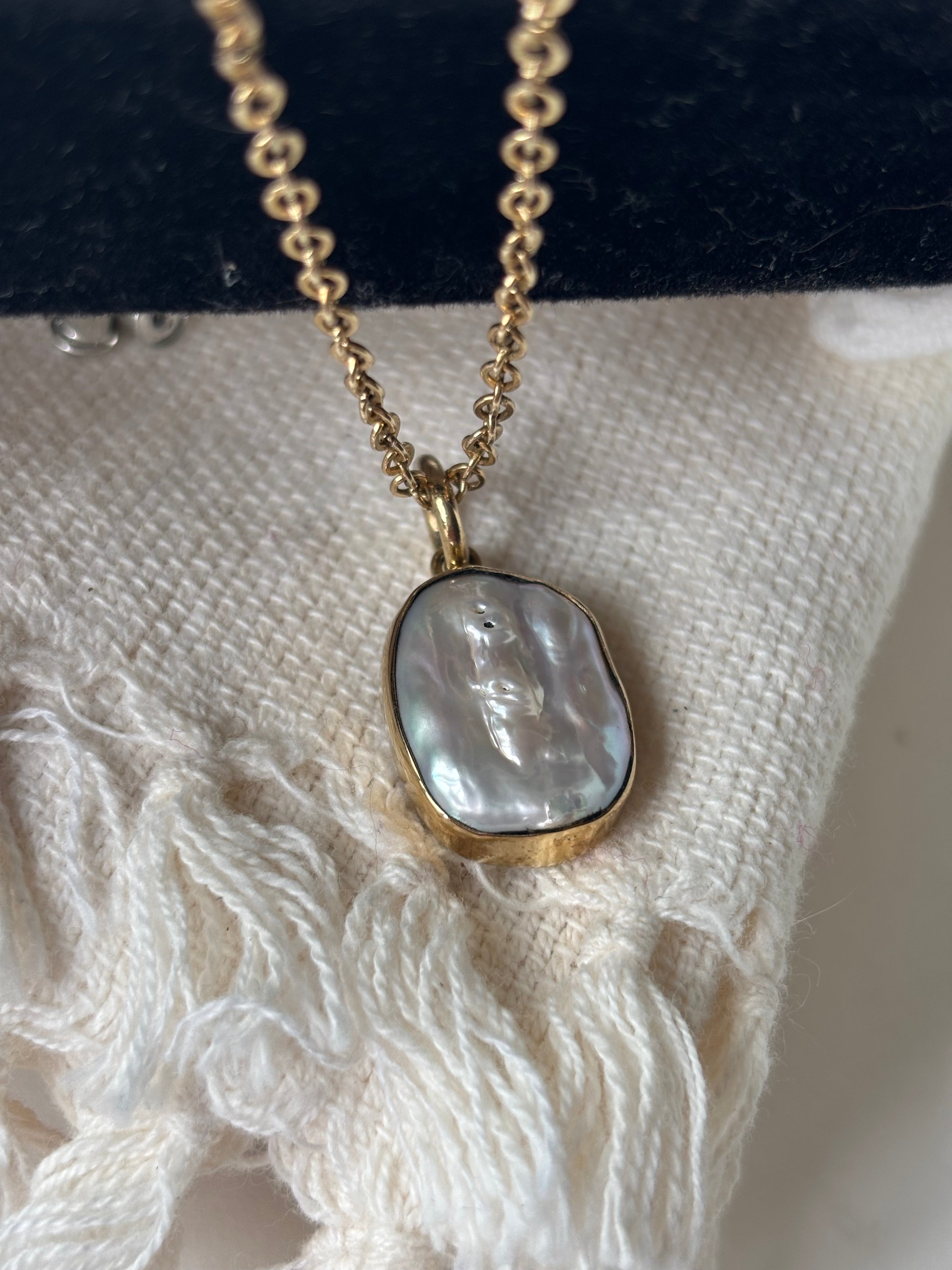 Albavera pearl pendent