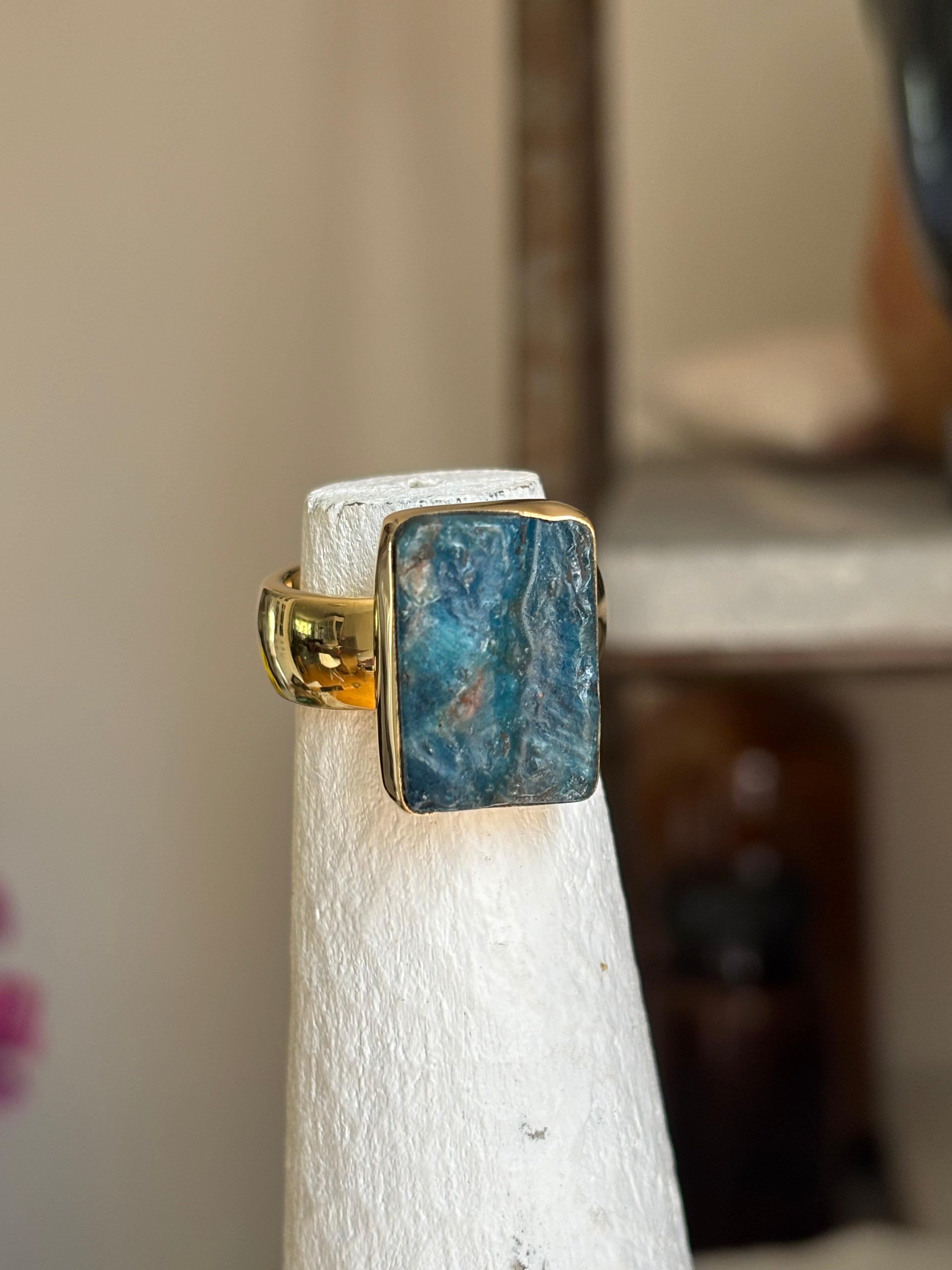 Albavera ring