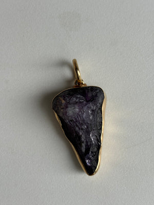 Large gemstone pendent