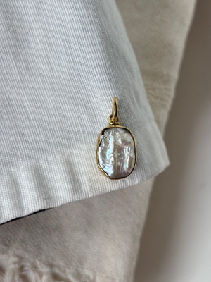 Albavera pearl pendent