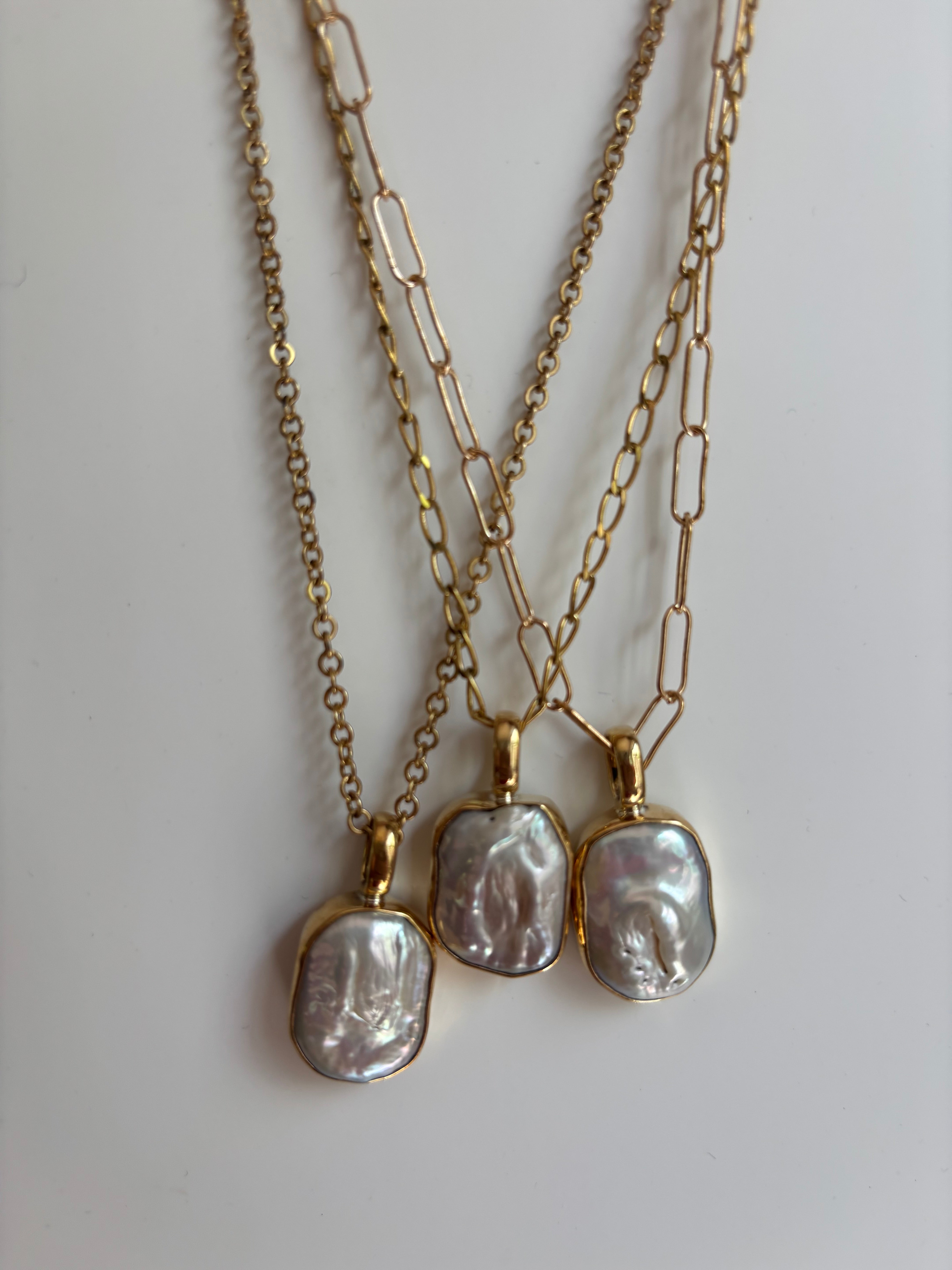 Albavera pearl pendent
