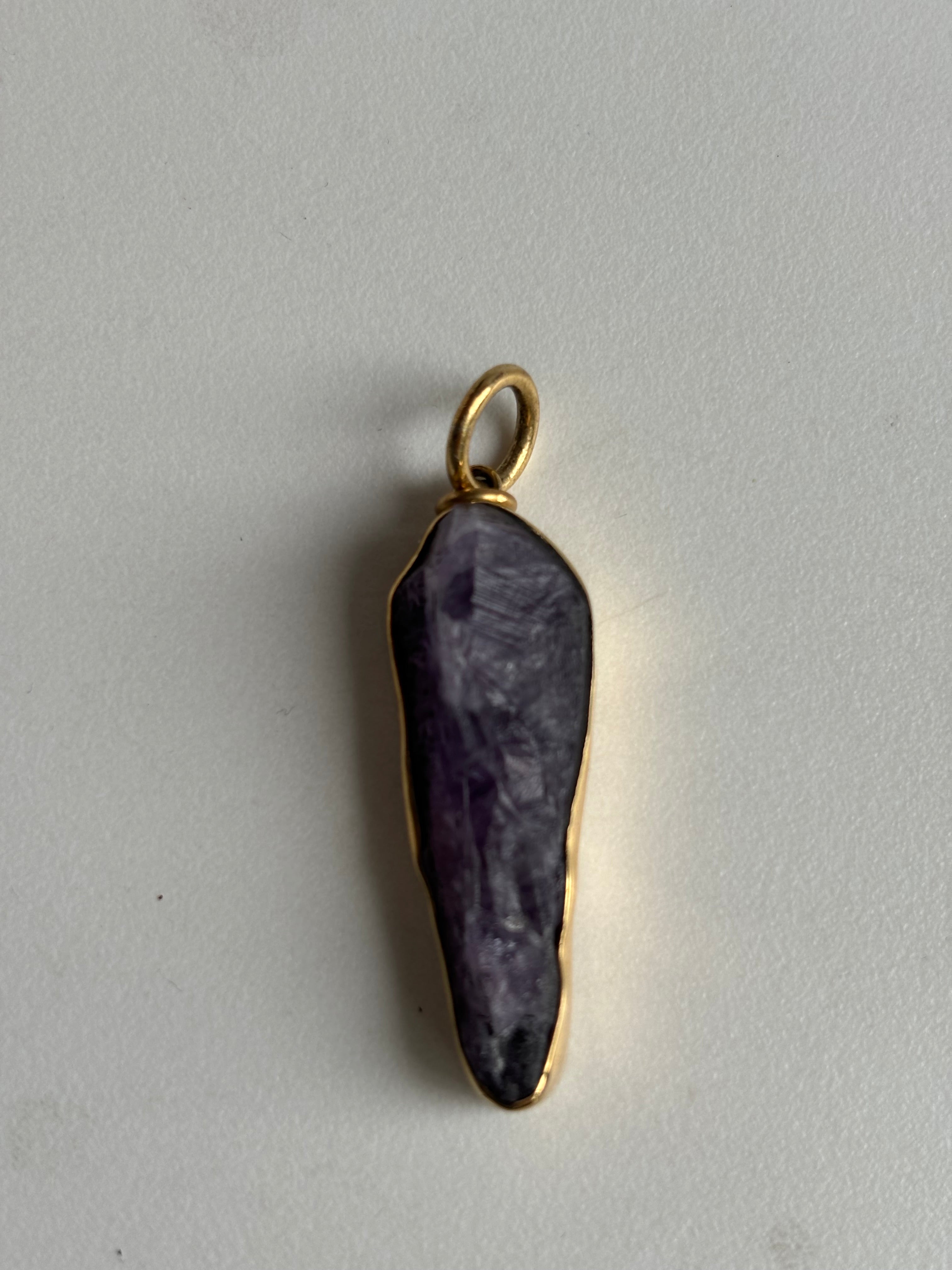 Large gemstone pendent