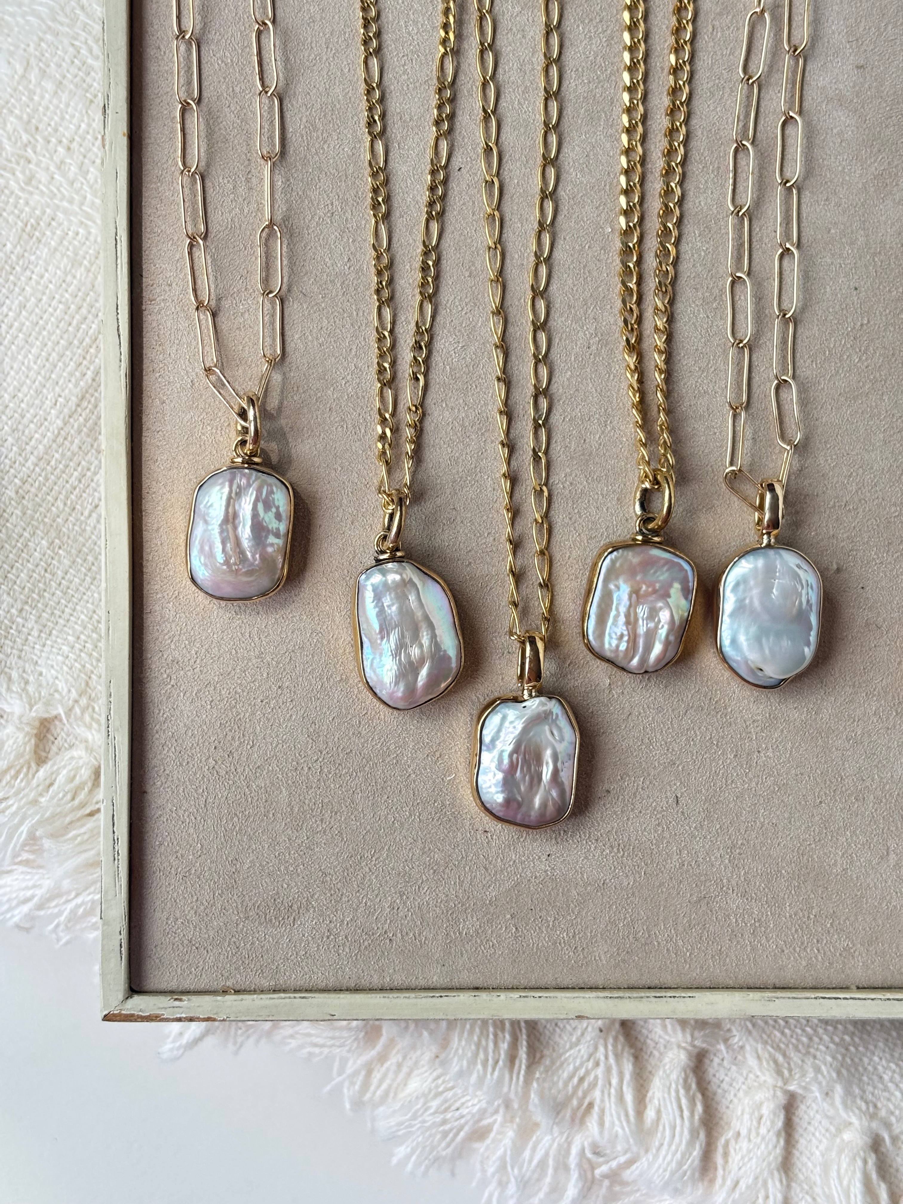 Albavera pearl pendent