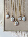 Albavera pearl pendent