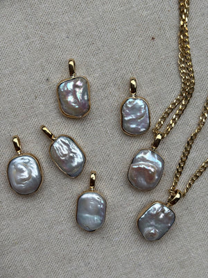 Albavera pearl pendent