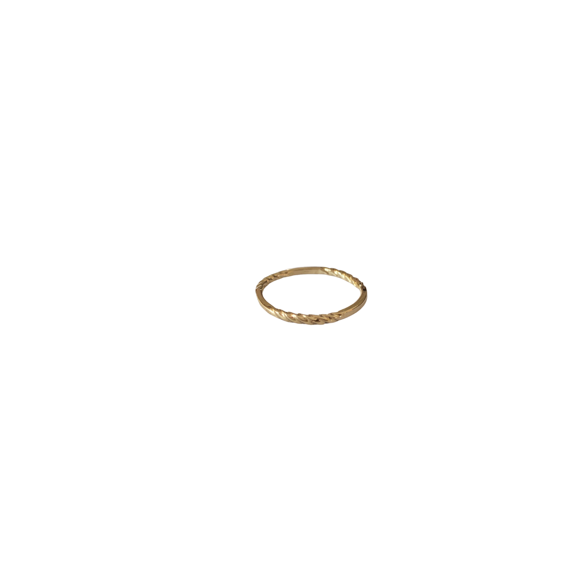 Segmented twist ring