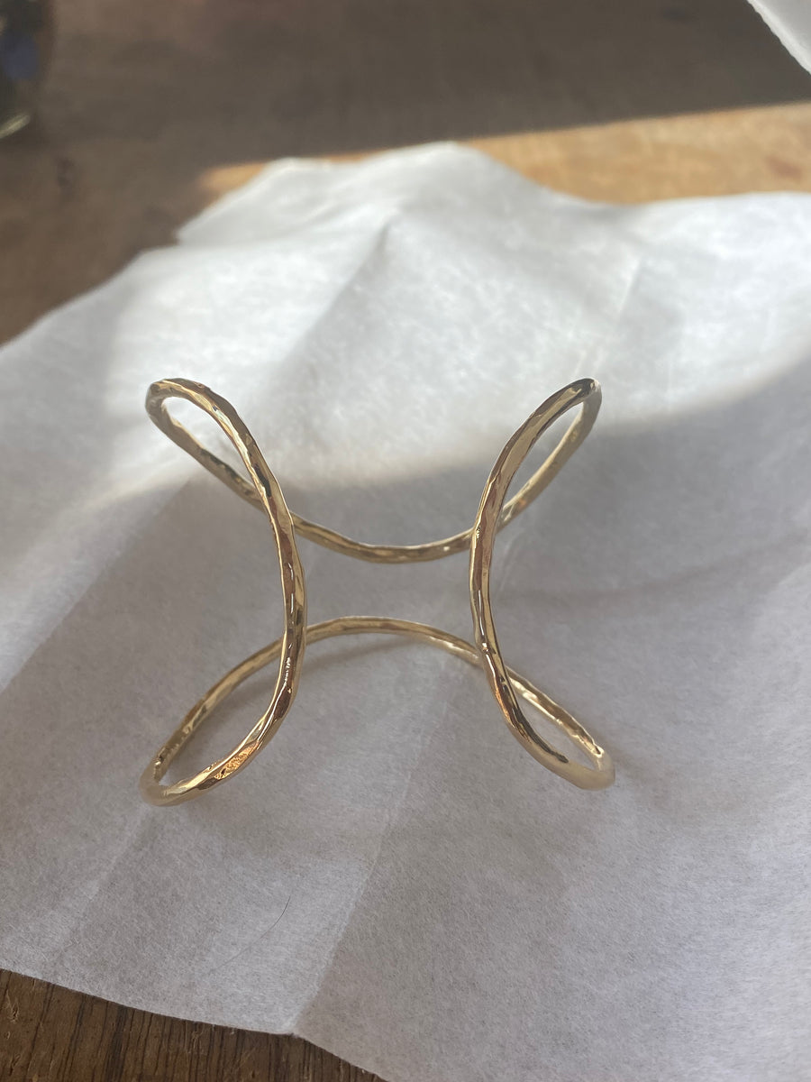 Loop Cuff – Lissa Bowie