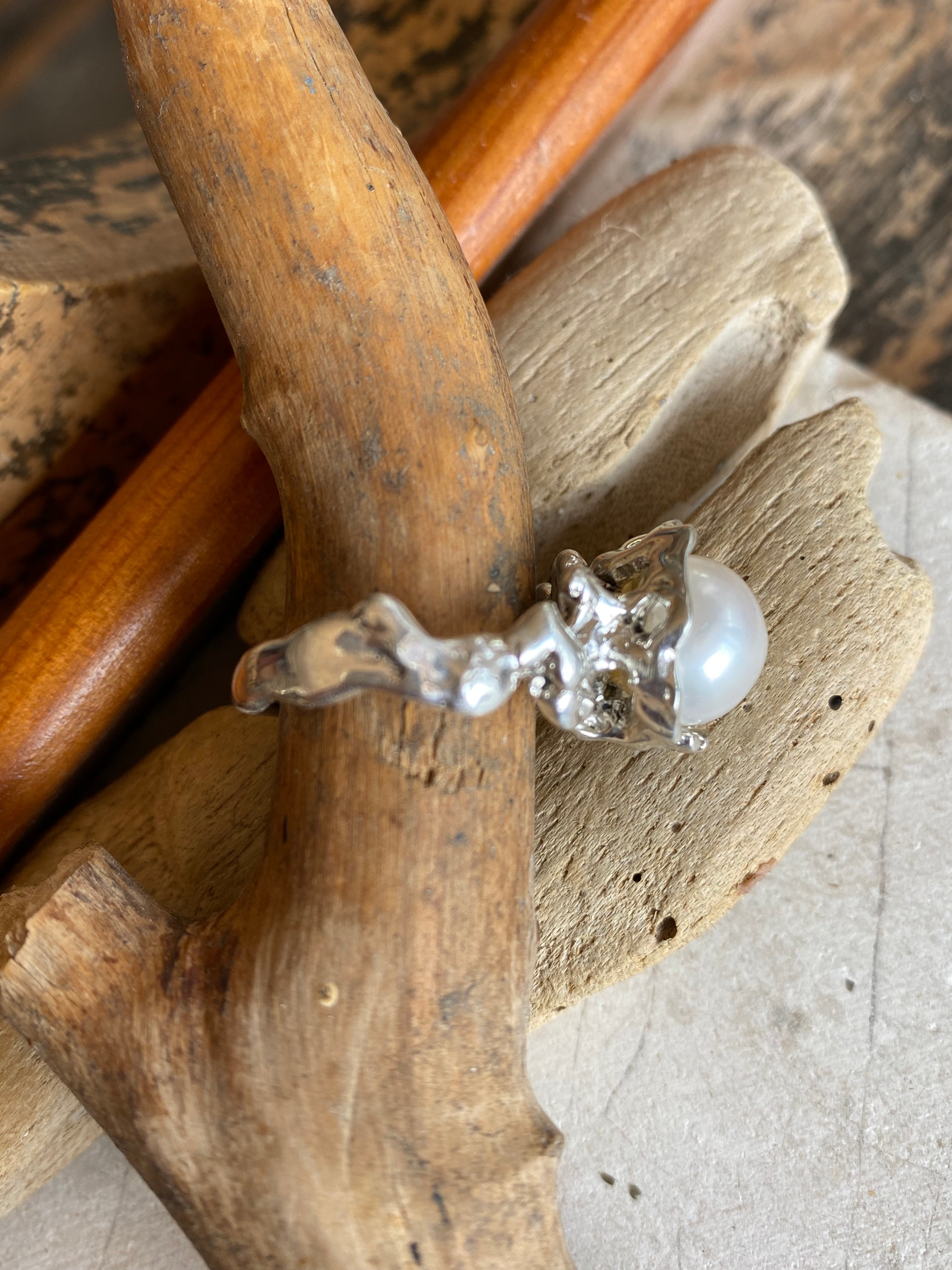 Fiorella pearl ring